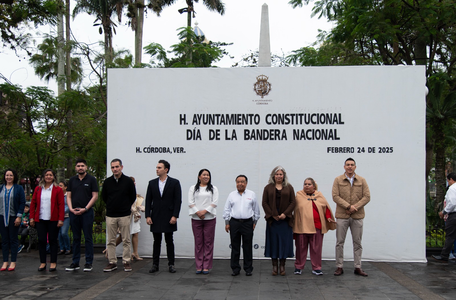 Autoridades y escuelas conmemoran el Día de la Bandera Nacional en ...